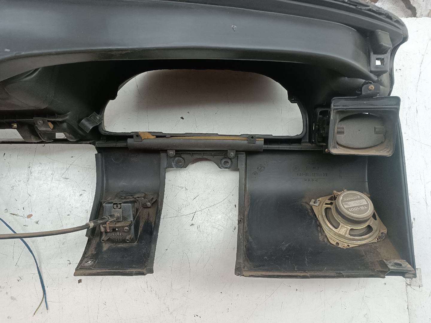 Tablier FIAT UNO (146_) | 83 - 06 Imagem-1