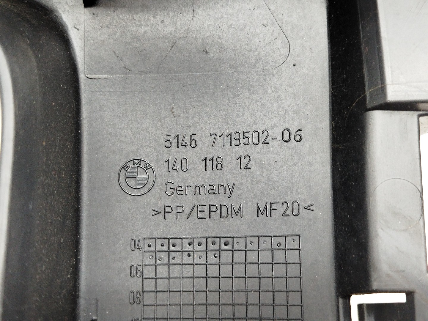 Acabamento esq/drt de mala(plásticos) BMW 1 (E87) | 03 - 13 Imagem-2