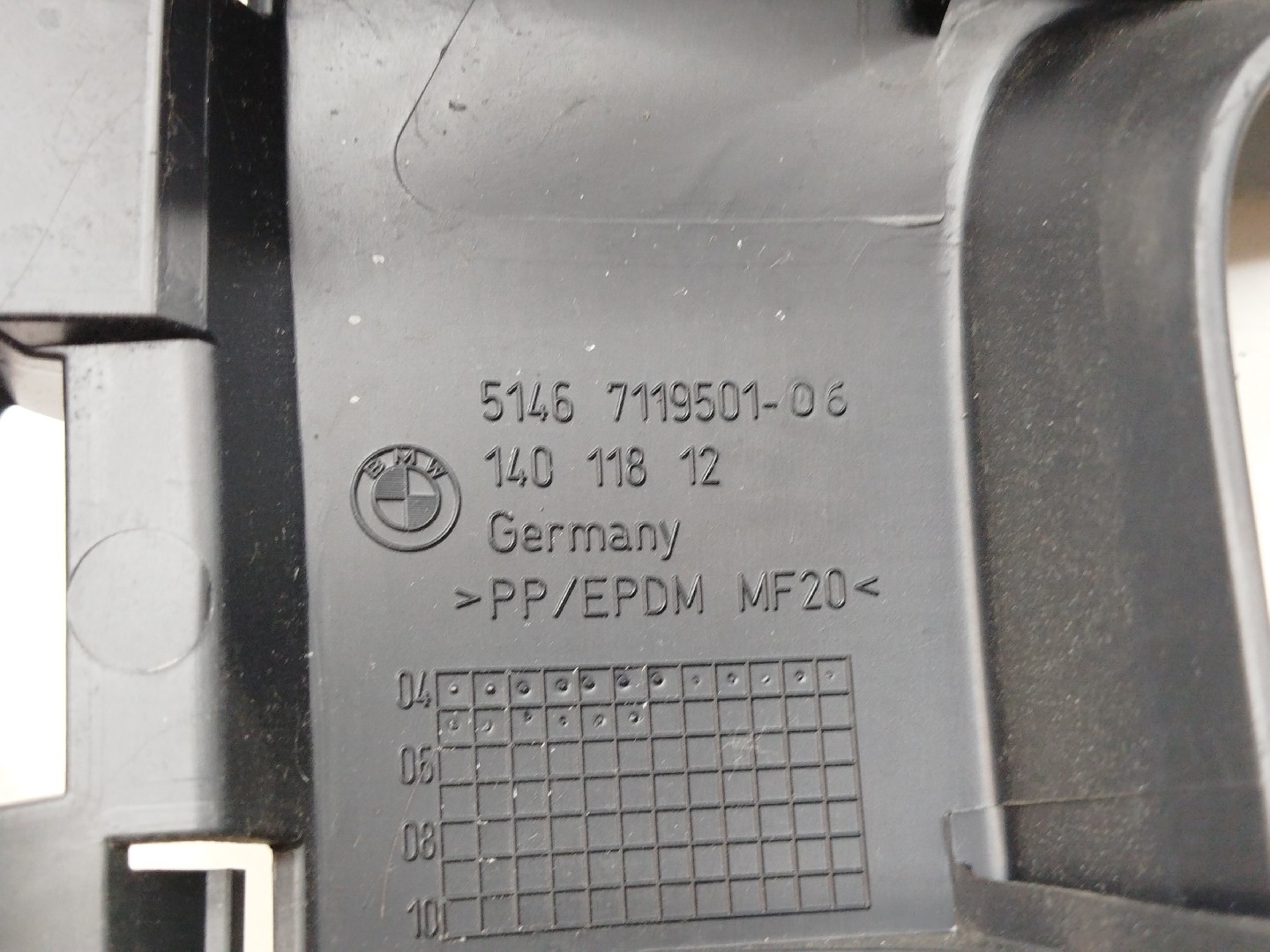 Acabamento esq/drt de mala(plásticos) BMW 1 (E87) | 03 - 13 Imagem-3