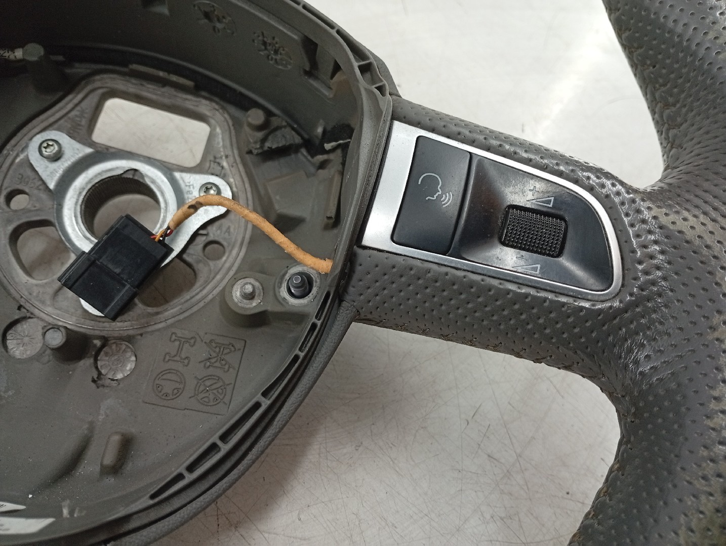 Volante AUDI Q5 (8RB) | 08 - 17 Imagem-4