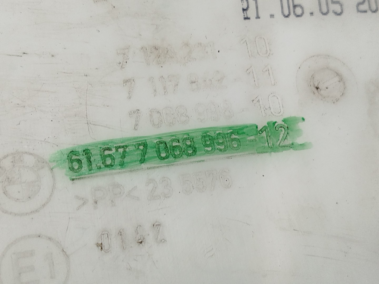 Reservatório de água do limpa para-brisas BMW 1 (E87) | 03 - 13 Imagem-1