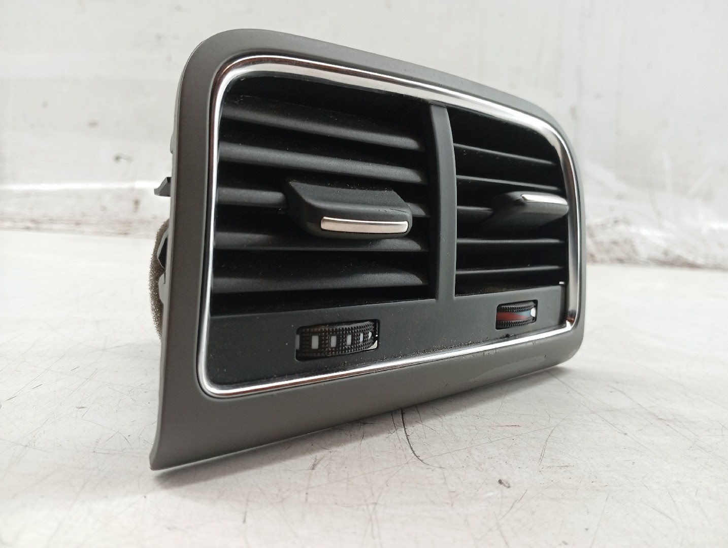 Difusor de ar AUDI Q5 (8RB) | 08 - 17 Imagem-1