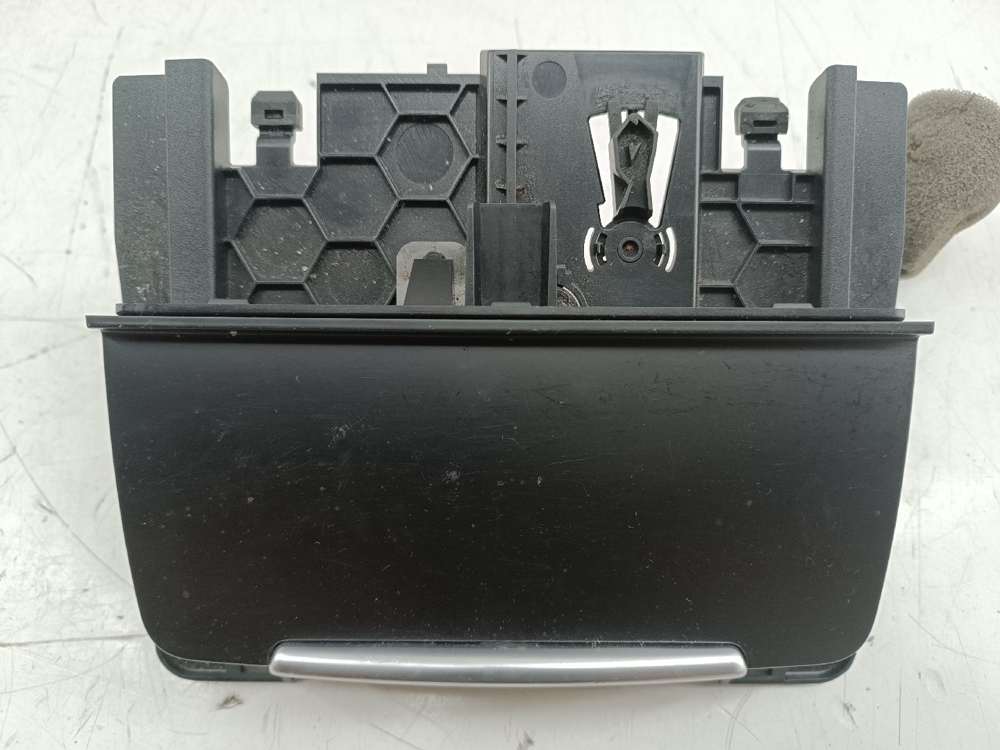 Cinzeiro AUDI Q5 (8RB) | 08 - 17 Imagem-6