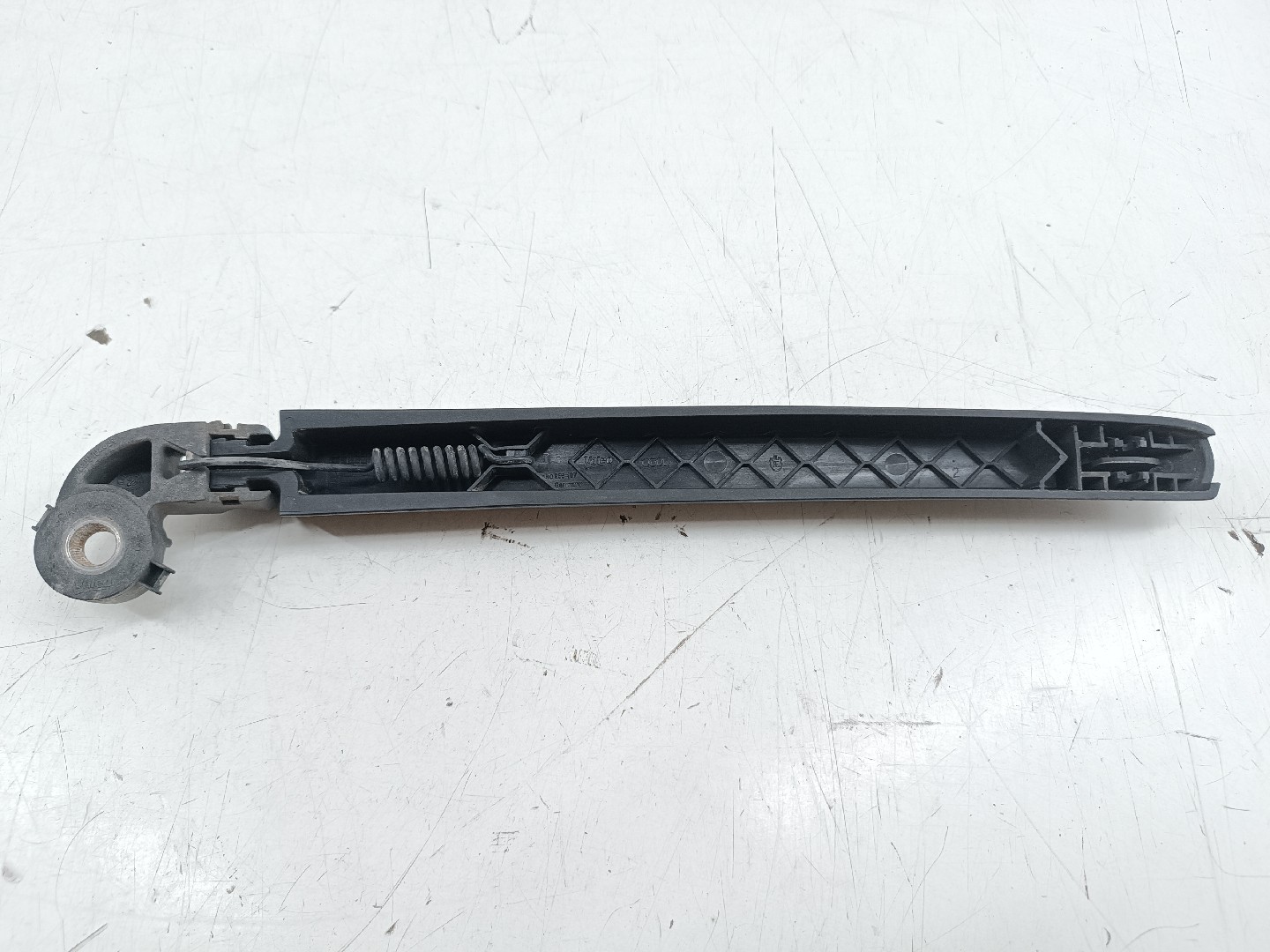 Braço da escova traseira AUDI Q5 (8RB) | 08 - 17