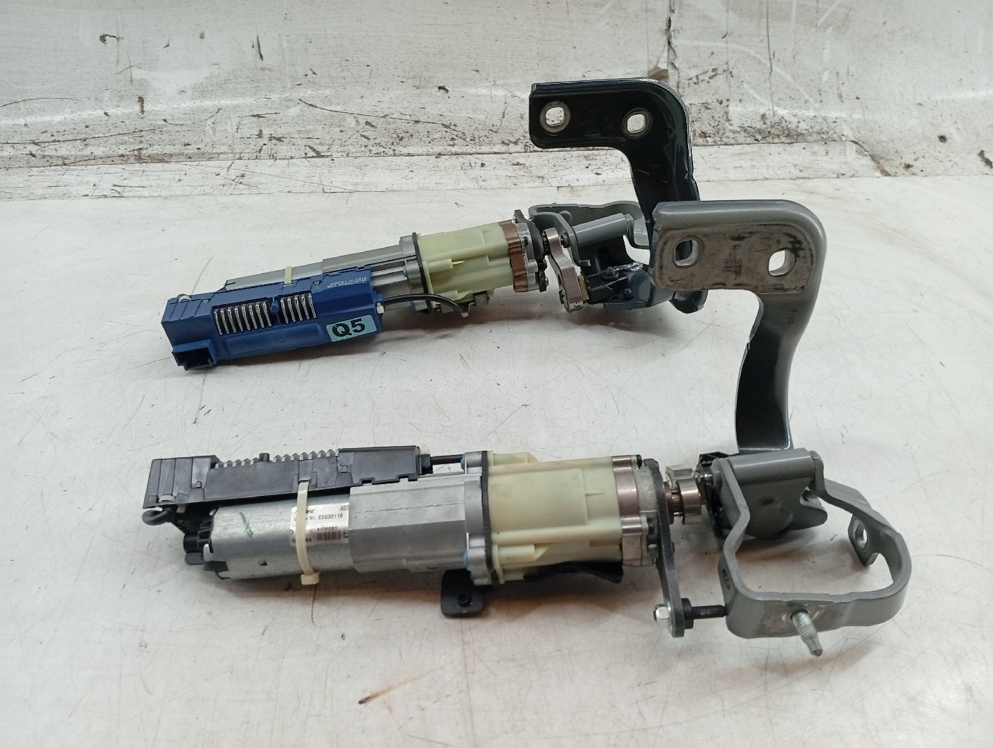 Motor de fecho da mala AUDI Q5 (8RB) | 08 - 17 Imagem-3