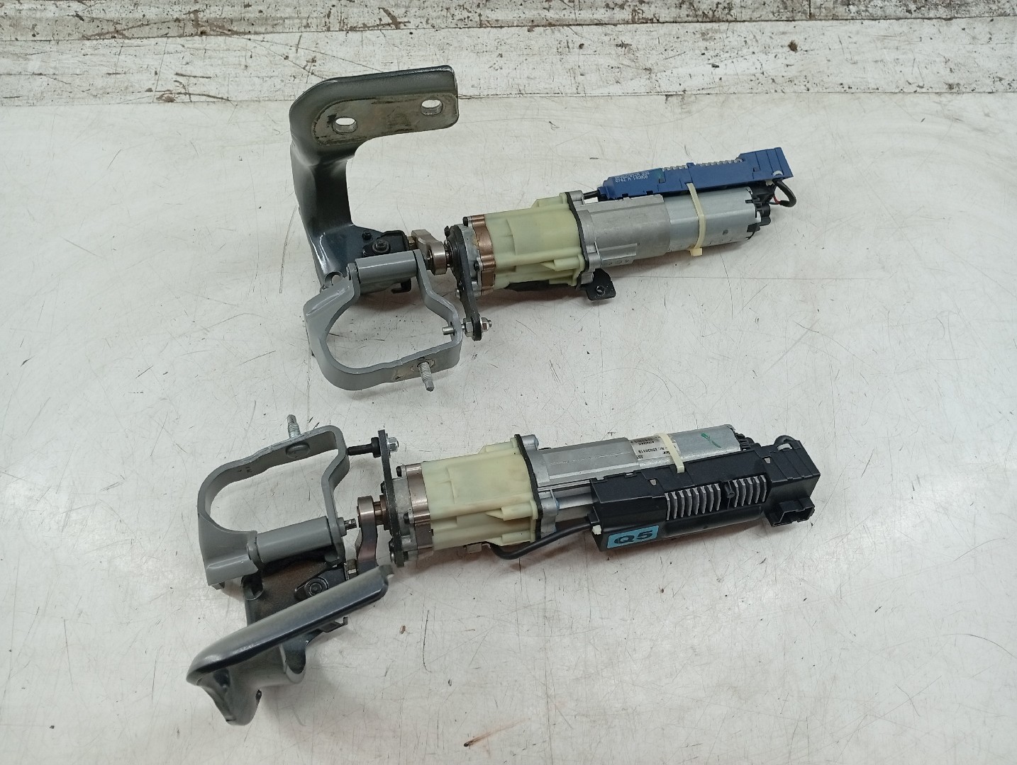 Motor de fecho da mala AUDI Q5 (8RB) | 08 - 17