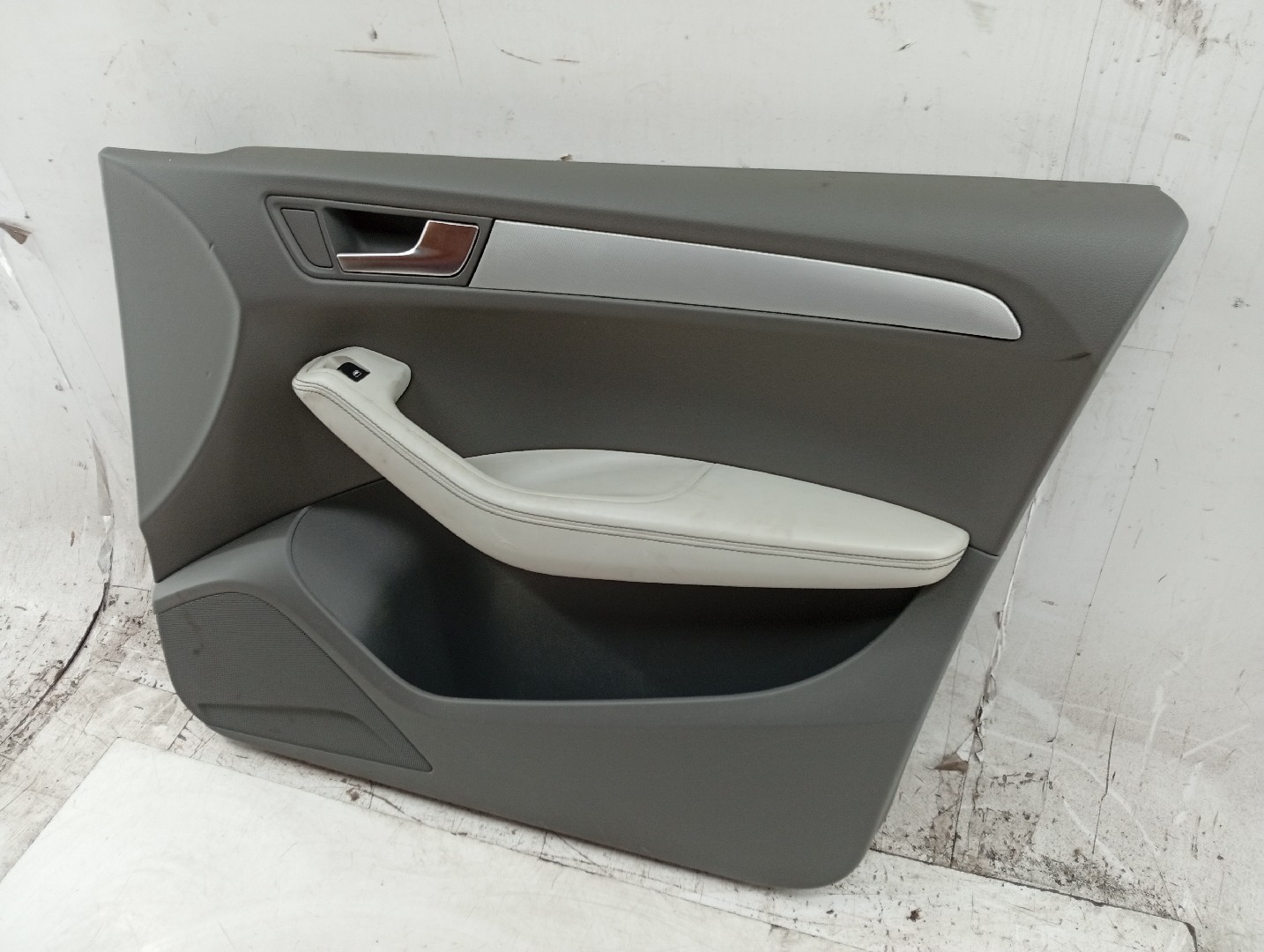 Quartela de porta frente direita AUDI Q5 (8RB) | 08 - 17 Imagem-2