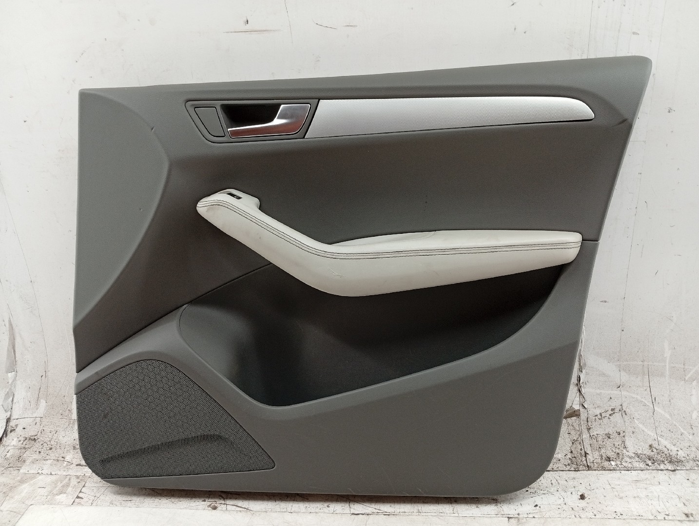 Quartela de porta frente direita AUDI Q5 (8RB) | 08 - 17