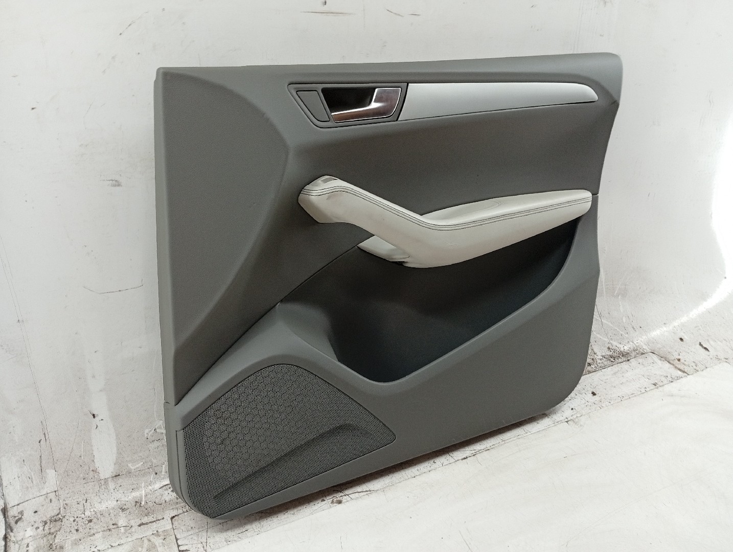 Quartela de porta frente direita AUDI Q5 (8RB) | 08 - 17 Imagem-1