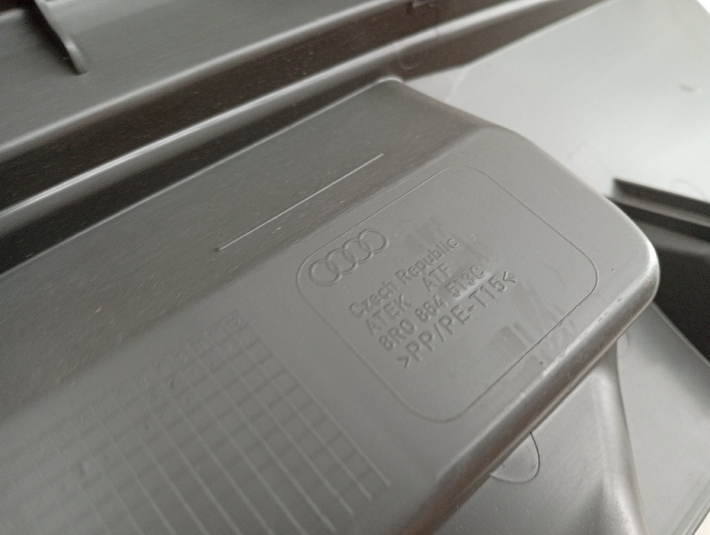 Acabamento de mala AUDI Q5 (8RB) | 08 - 17 Imagem-1