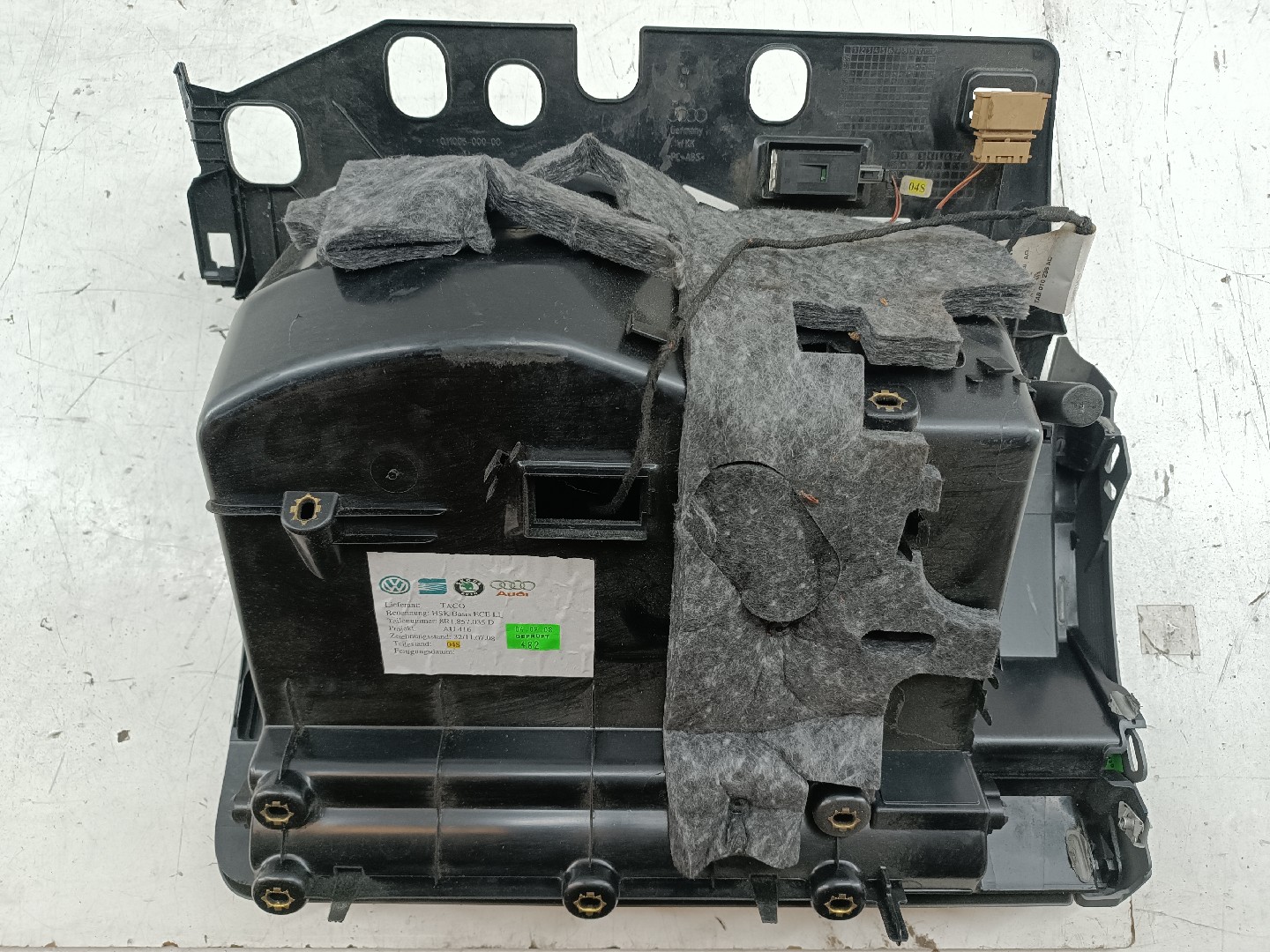 Porta luvas AUDI Q5 (8RB) | 08 - 17