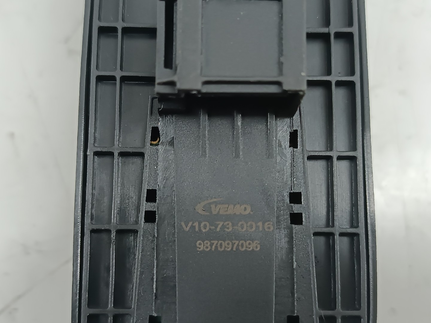 Comutador de vidro frente esquerdo AUDI Q5 (8RB) | 08 - 17 Imagem-1