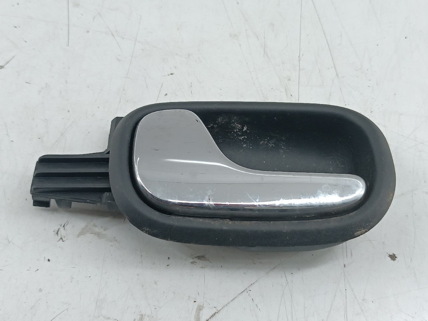 Puxador interior de porta traseira esquerda AUDI A4 Avant (8D5, B5) | 94 - 02 Imagem-4