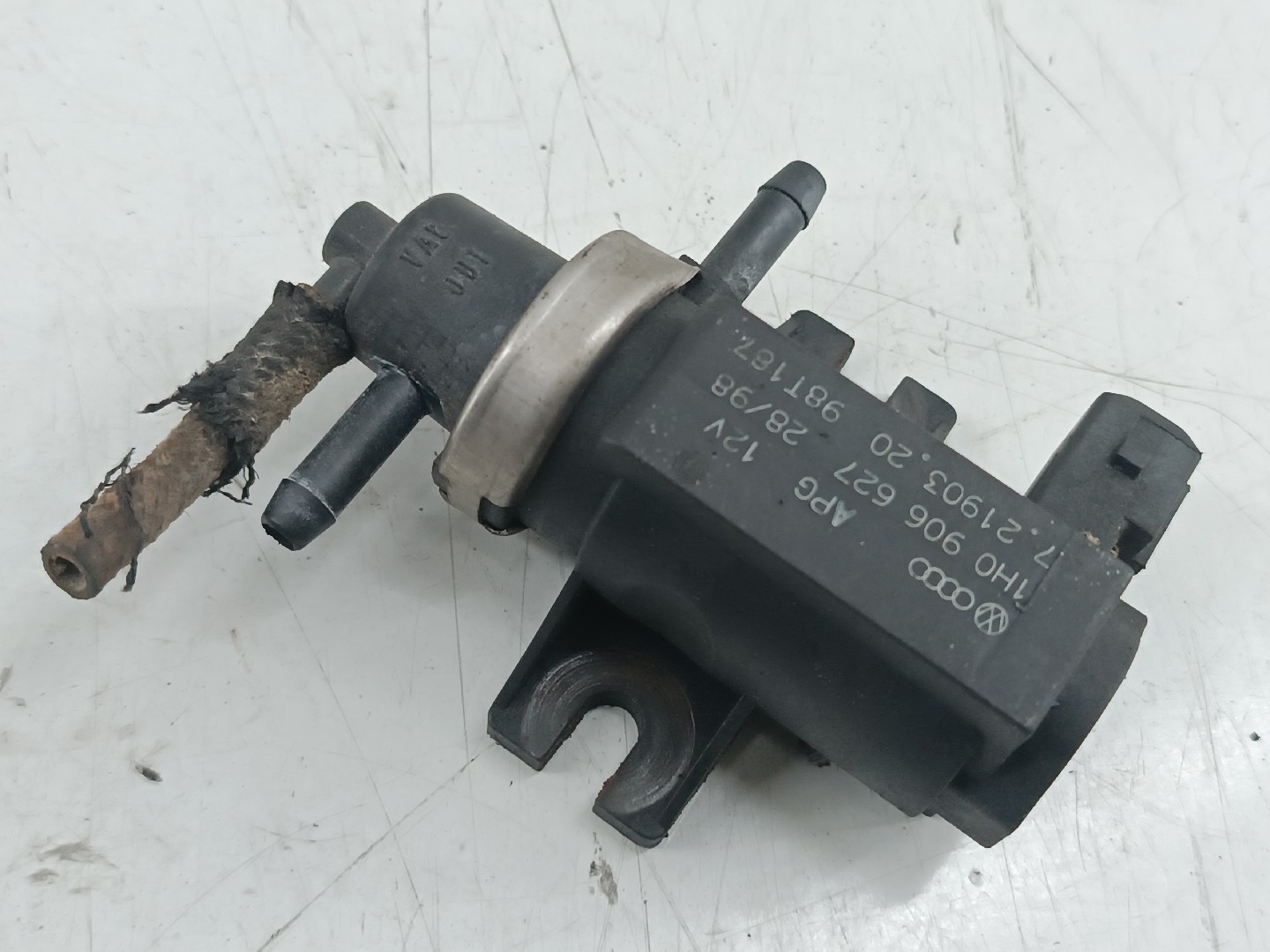 Válvula solenóide AUDI A4 Avant (8D5, B5) | 94 - 02 Imagem-3