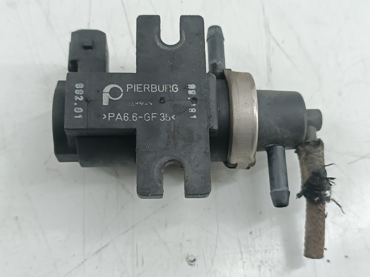 Válvula solenóide AUDI A4 Avant (8D5, B5) | 94 - 02 Imagem-1