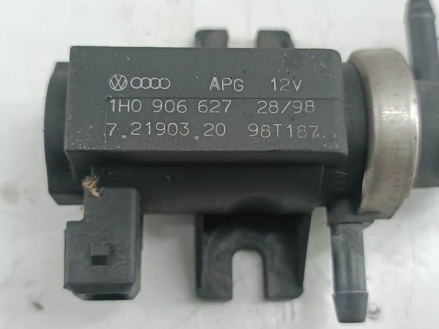 Válvula solenóide AUDI A4 Avant (8D5, B5) | 94 - 02 Imagem-2