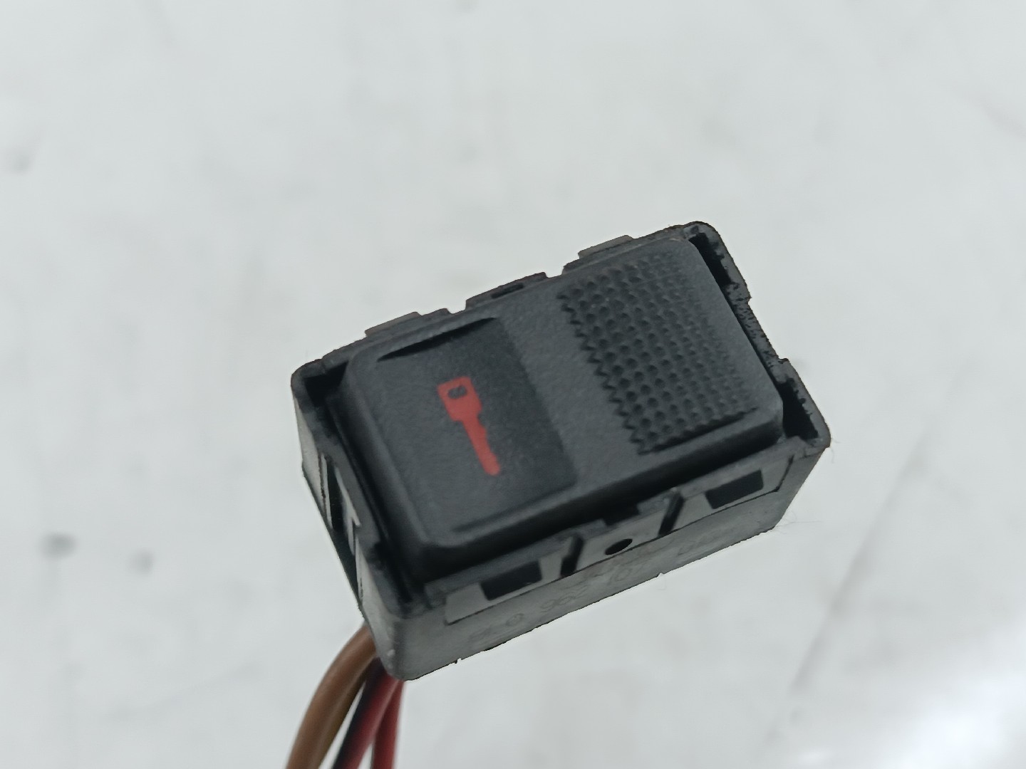 comutador de fecho central de portas AUDI A4 Avant (8D5, B5) | 94 - 02 Imagem-2