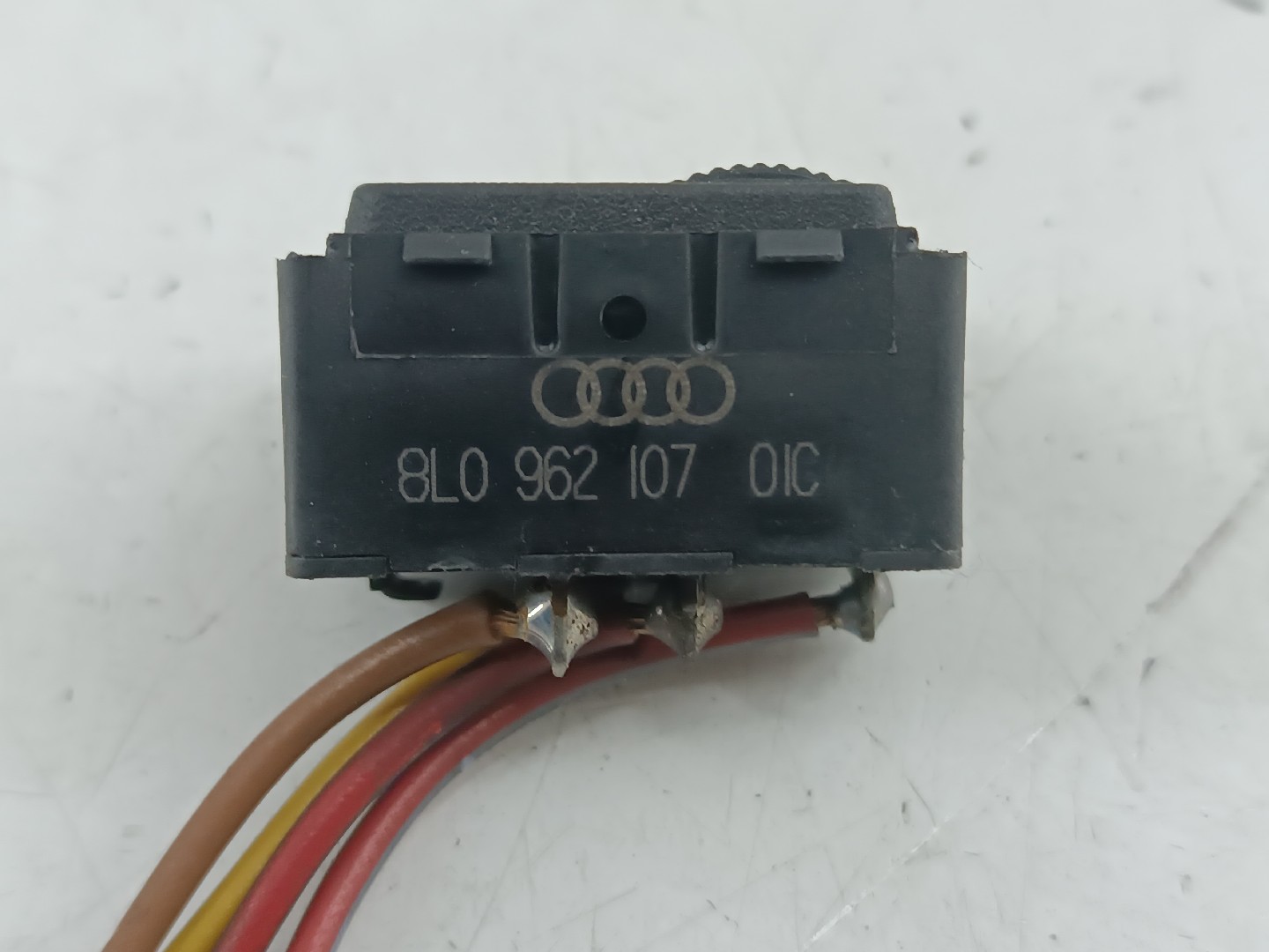 comutador de fecho central de portas AUDI A4 Avant (8D5, B5) | 94 - 02 Imagem-1