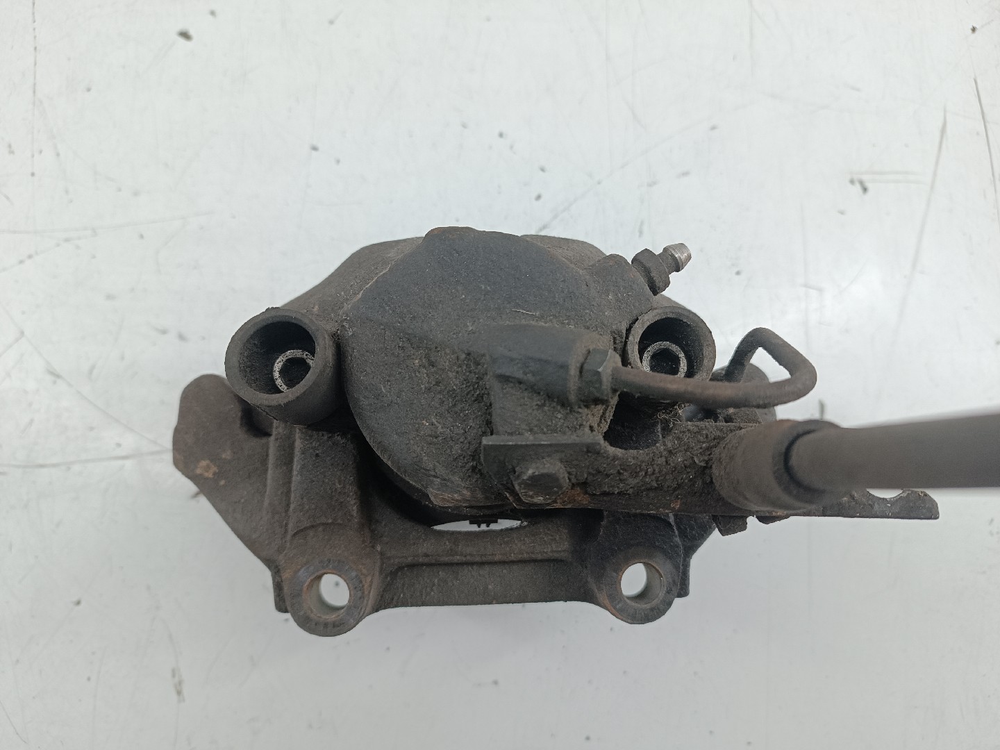 Pinça frente esquerda AUDI A4 Avant (8D5, B5) | 94 - 02 Imagem-2