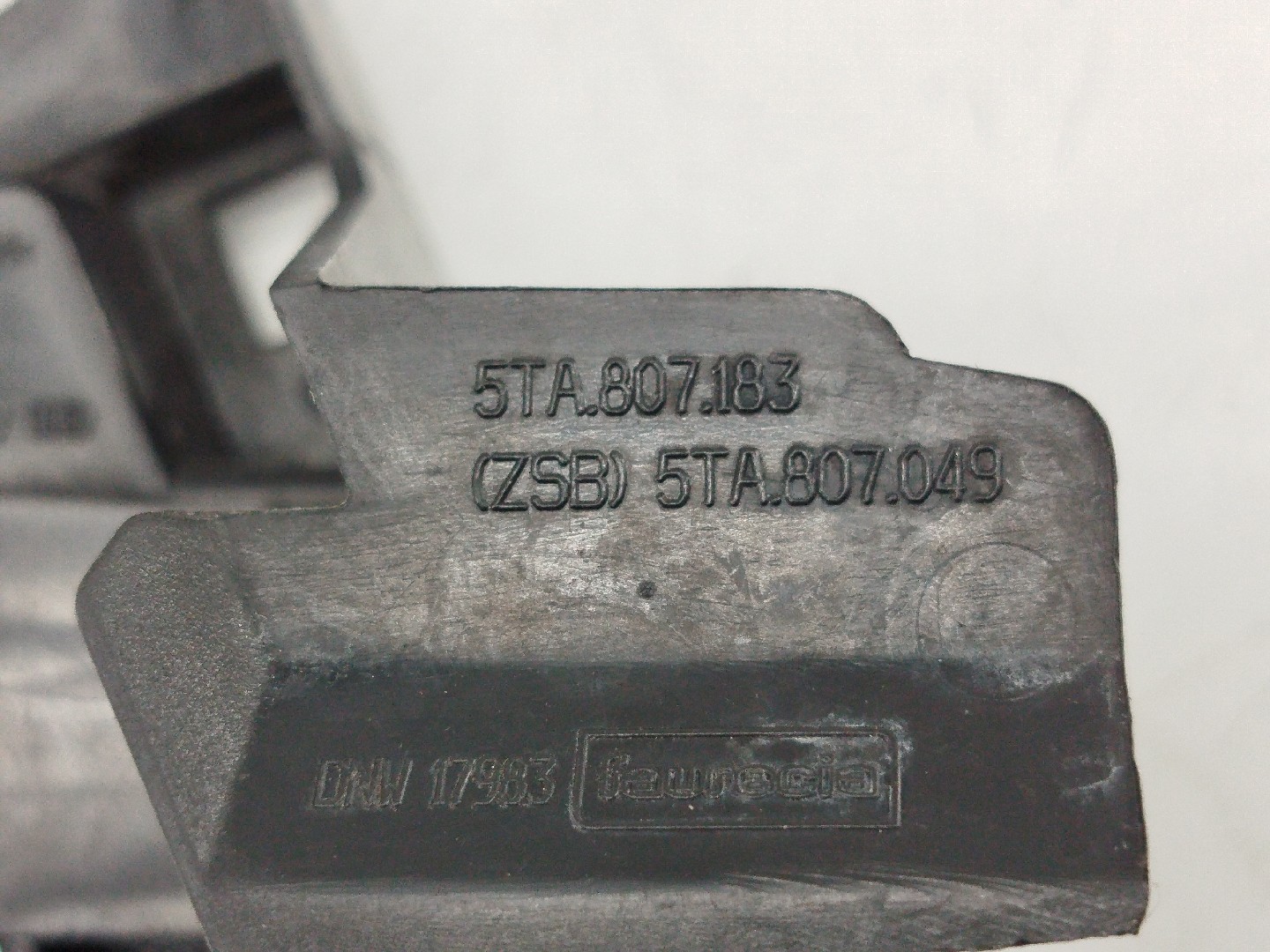 Acabamento de Para-Choques VOLKSWAGEN TOURAN (5T1) | 15 -  Imagem-4