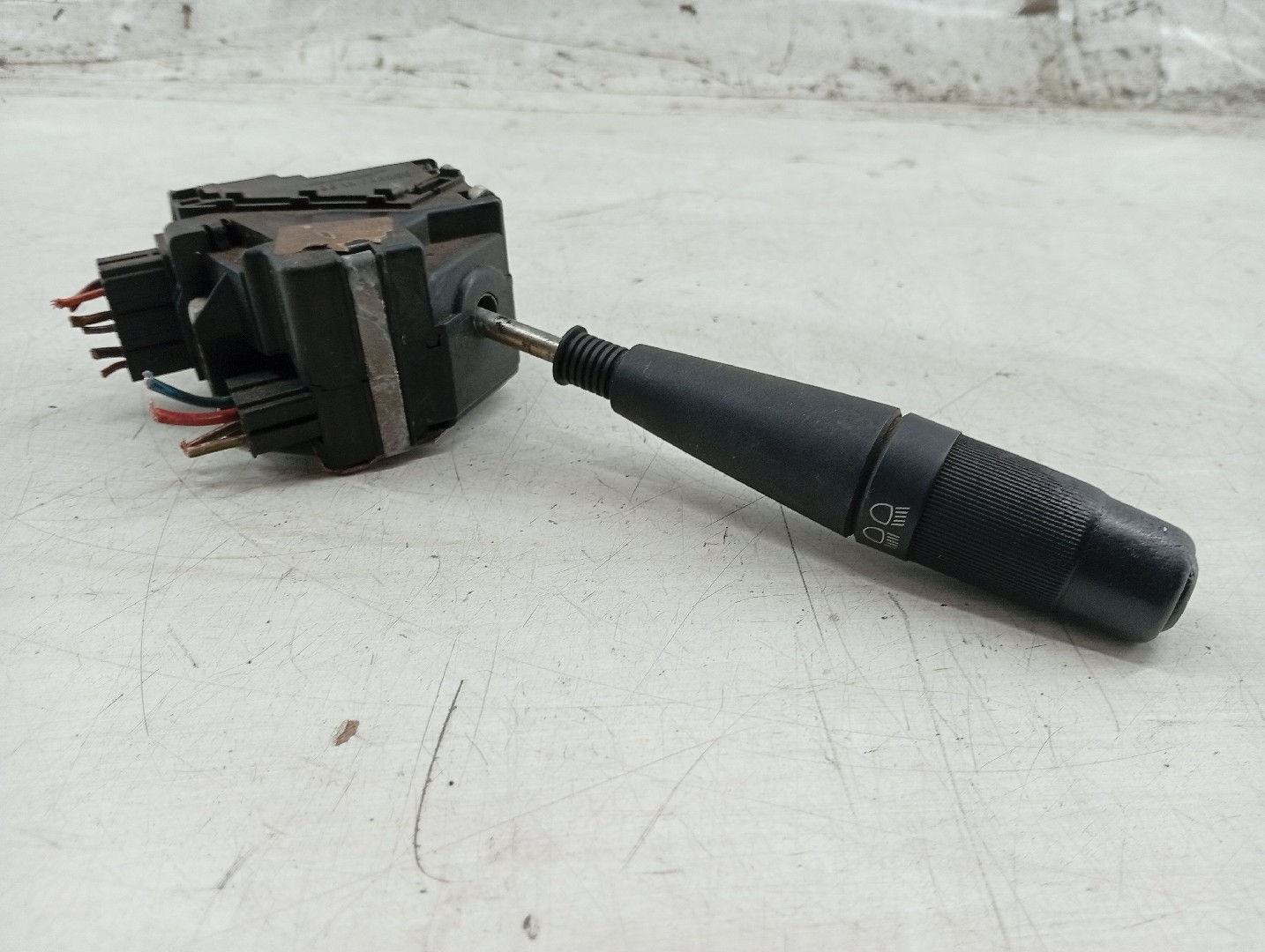 Comutador de piscas e luzes RENAULT CLIO I (B/C57_, 5/357_) | 90 - 98 Imagem-1