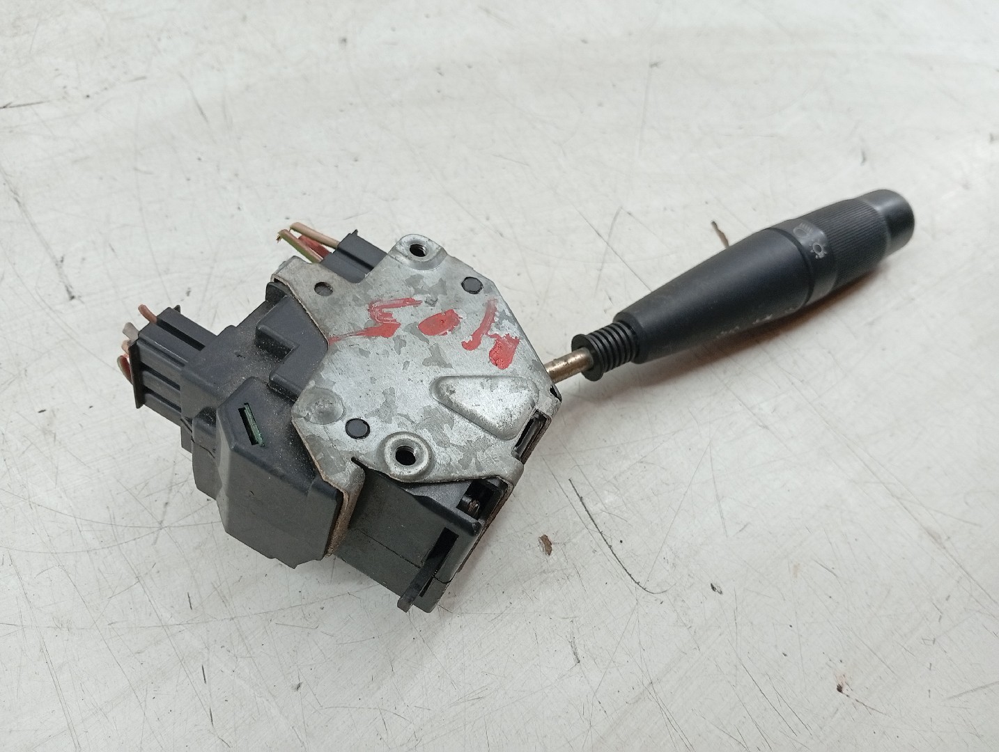 Comutador de piscas e luzes RENAULT CLIO I (B/C57_, 5/357_) | 90 - 98 Imagem-3