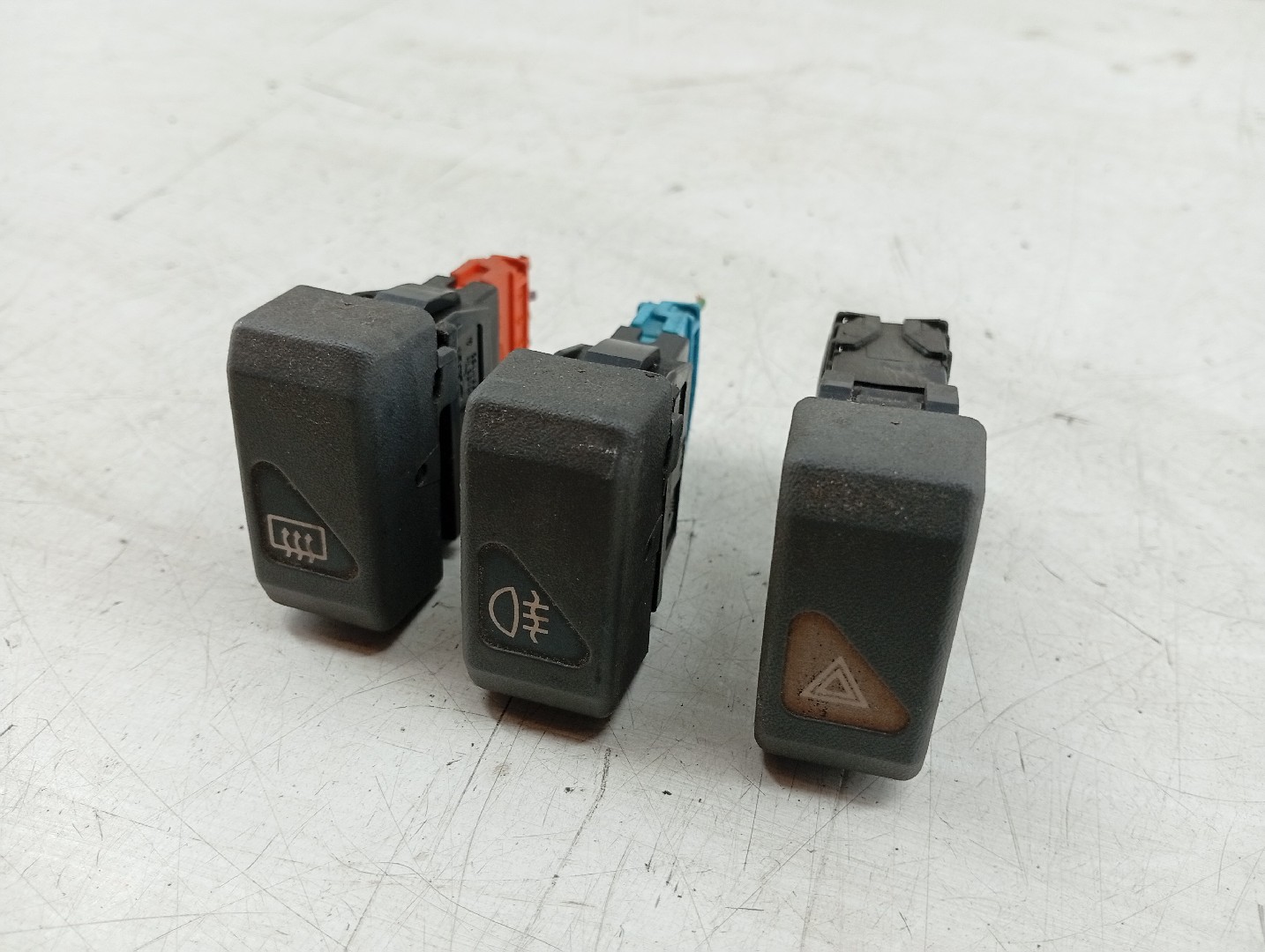 Conjunto de botões do tablier RENAULT CLIO I (B/C57_, 5/357_) | 90 - 98 Imagem-5