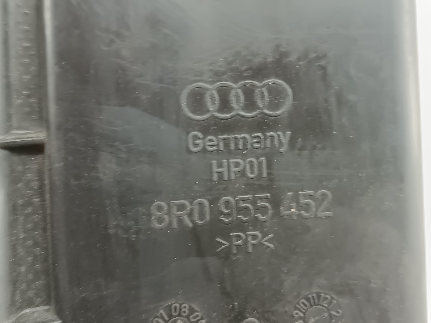 Reservatório de água do limpa para-brisas AUDI Q5 (8RB) | 08 - 17 Imagem-2