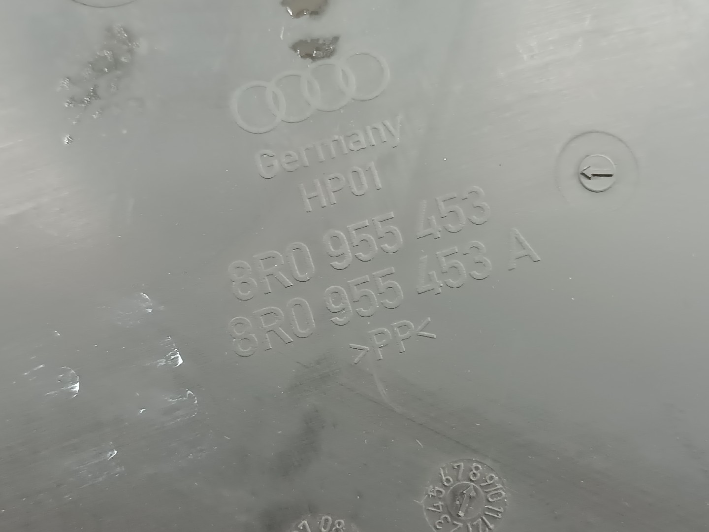 Reservatório de água do limpa para-brisas AUDI Q5 (8RB) | 08 - 17 Imagem-1