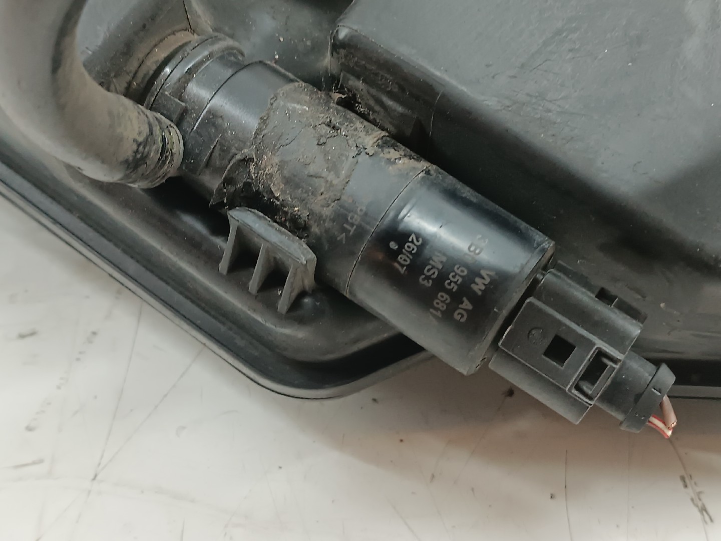 Reservatório de água do limpa para-brisas AUDI Q5 (8RB) | 08 - 17 Imagem-3