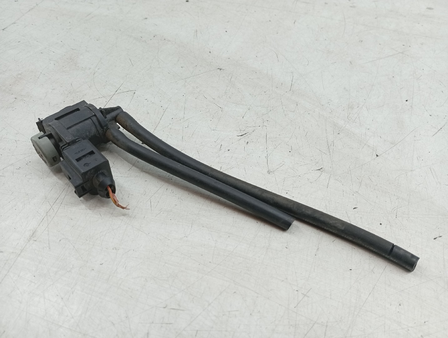 Válvula solenóide AUDI Q5 (8RB) | 08 - 17 Imagem-3