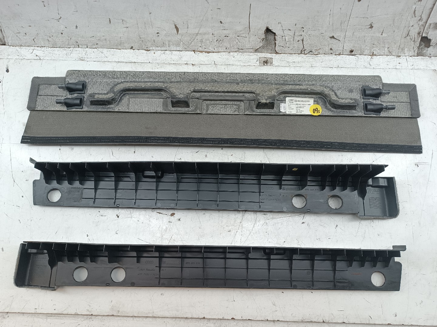 Acabamento da Zona de Carga AUDI Q5 (8RB) | 08 - 17