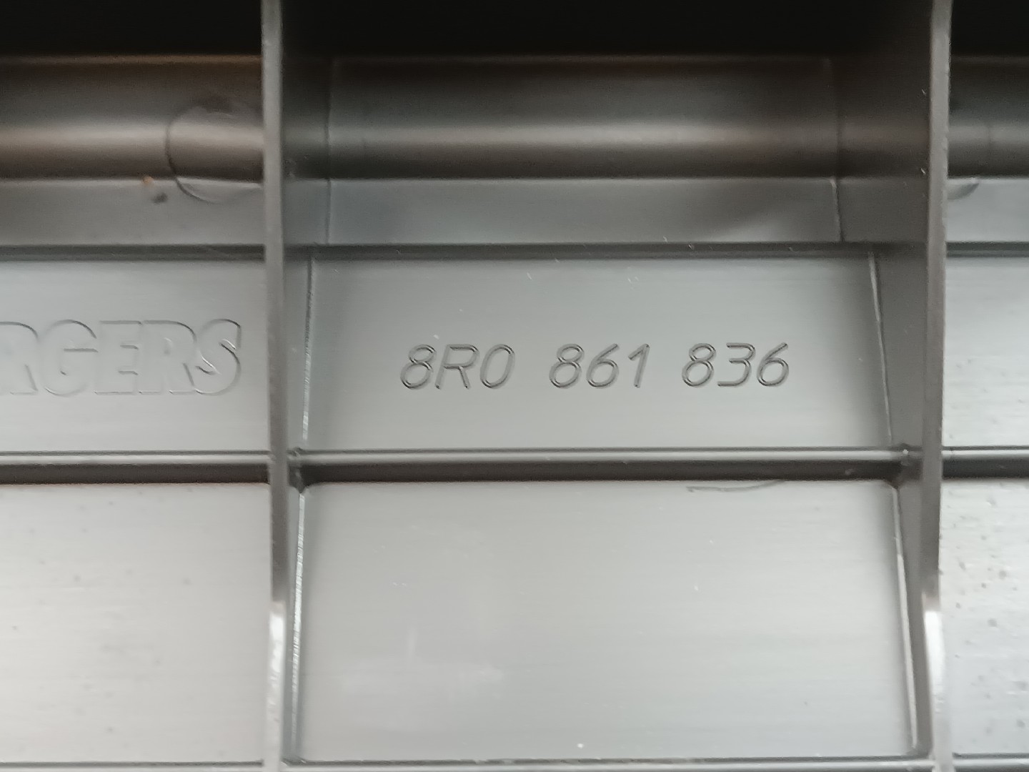 Acabamento da Zona de Carga AUDI Q5 (8RB) | 08 - 17 Imagem-3