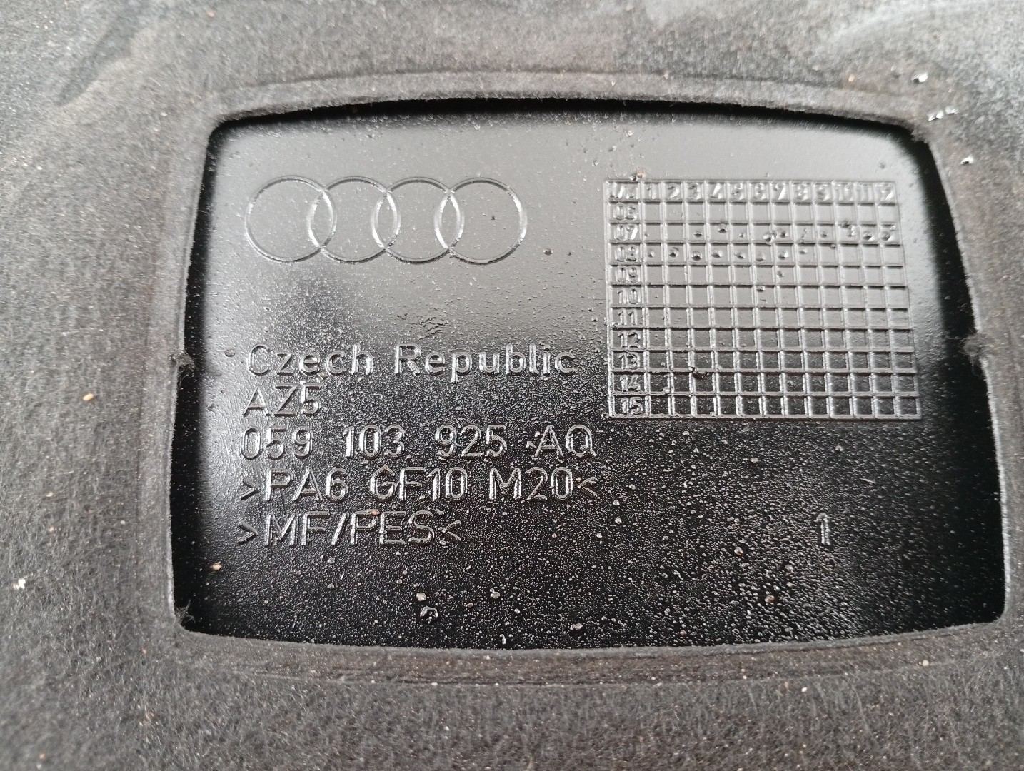 Tampa de motor AUDI Q5 (8RB) | 08 - 17 Imagem-2