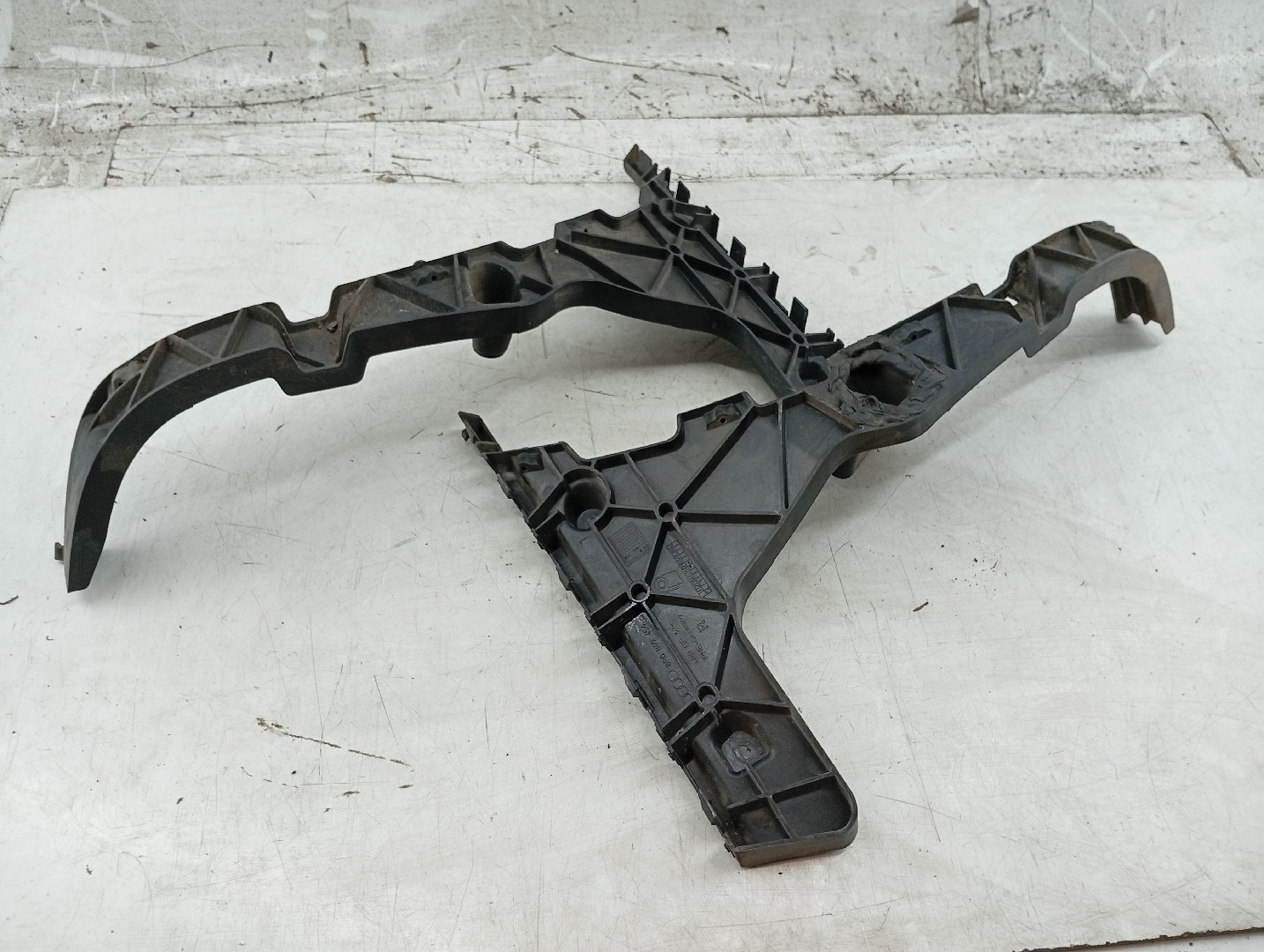 Suporte de montagem de para-choques AUDI Q5 (8RB) | 08 - 17 Imagem-1