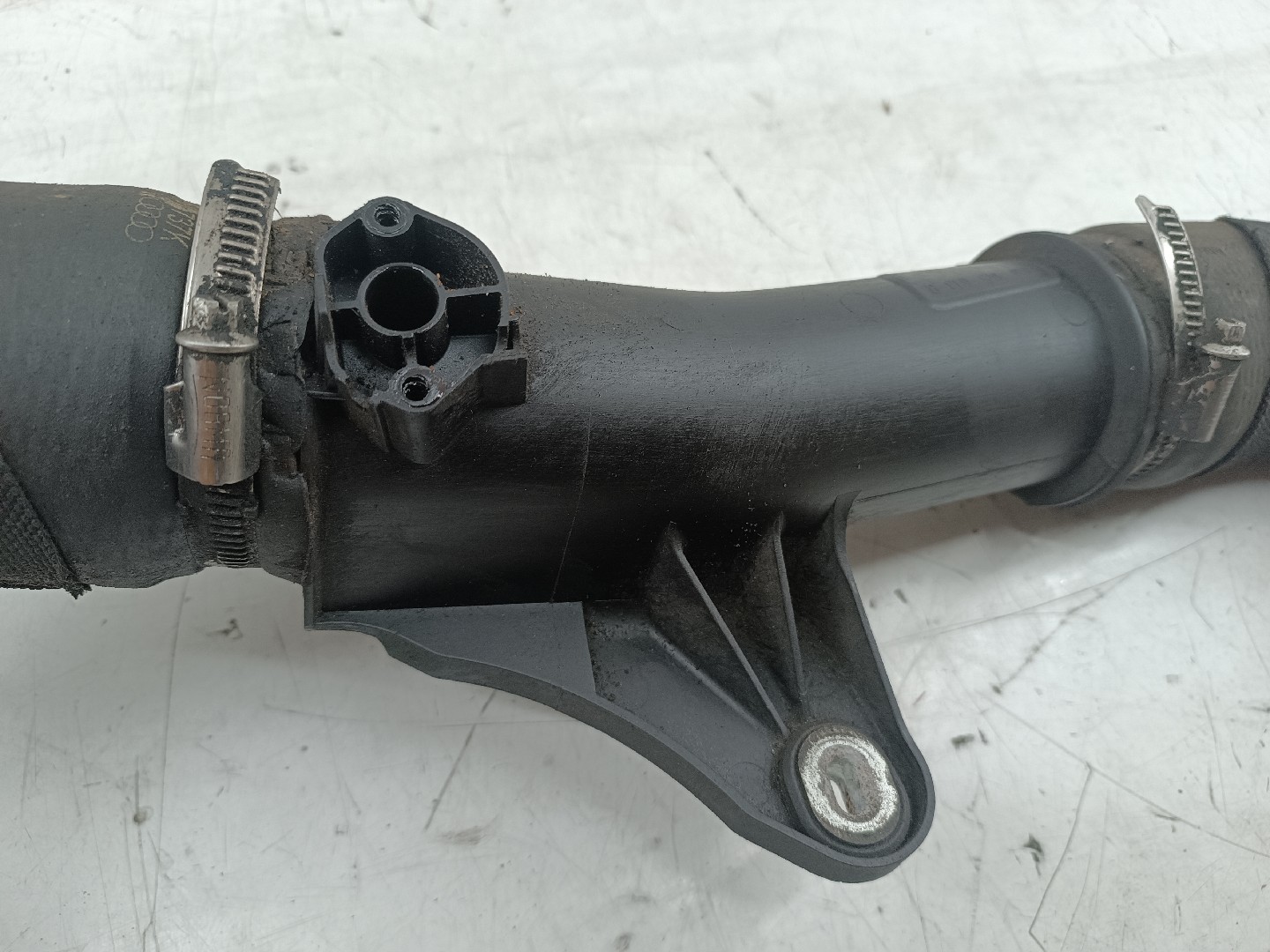 Tubagem do Intercooler AUDI Q5 (8RB) | 08 - 17 Imagem-5