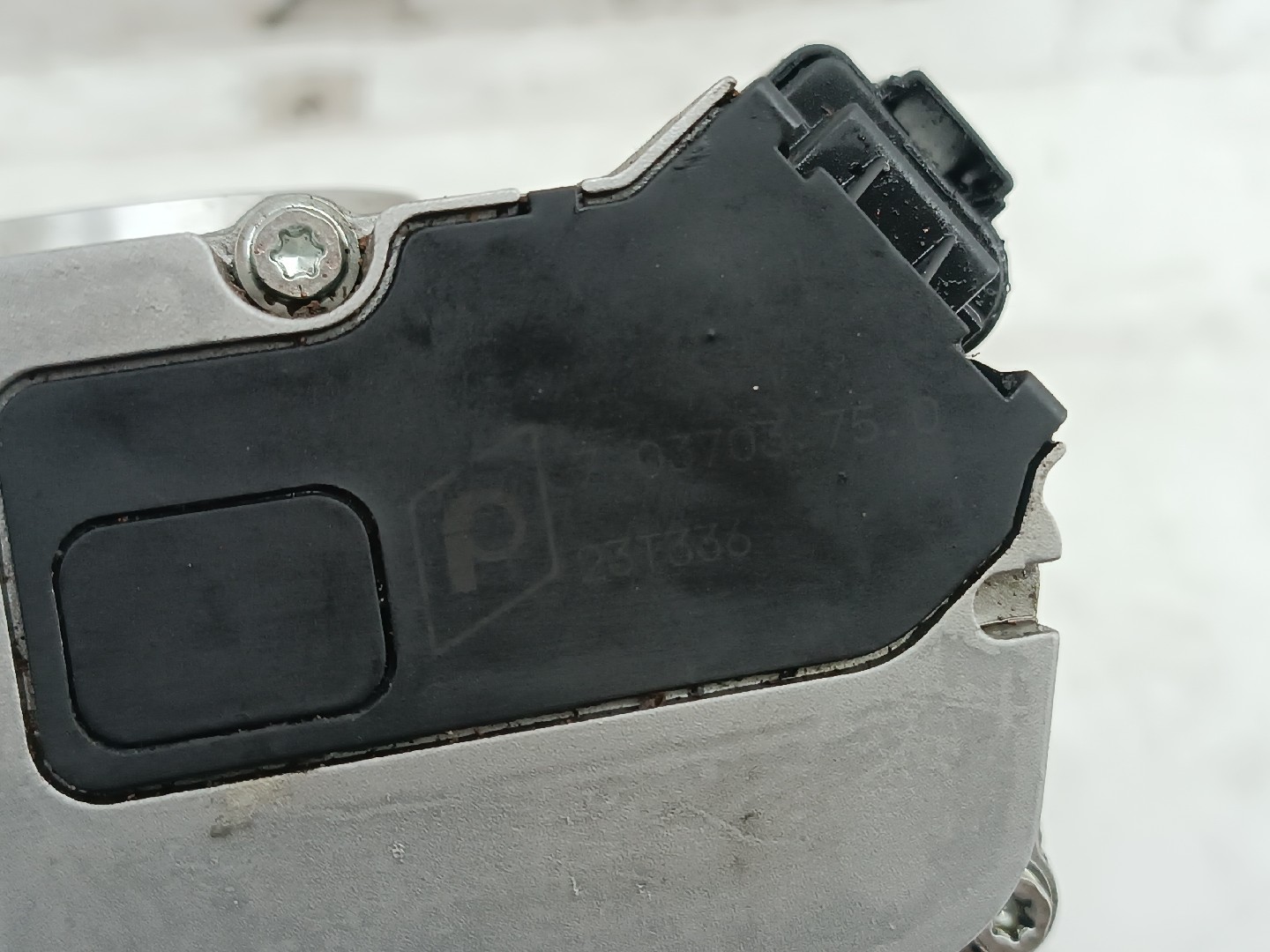 Borboleta de admissão AUDI Q5 (8RB) | 08 - 17 Imagem-2