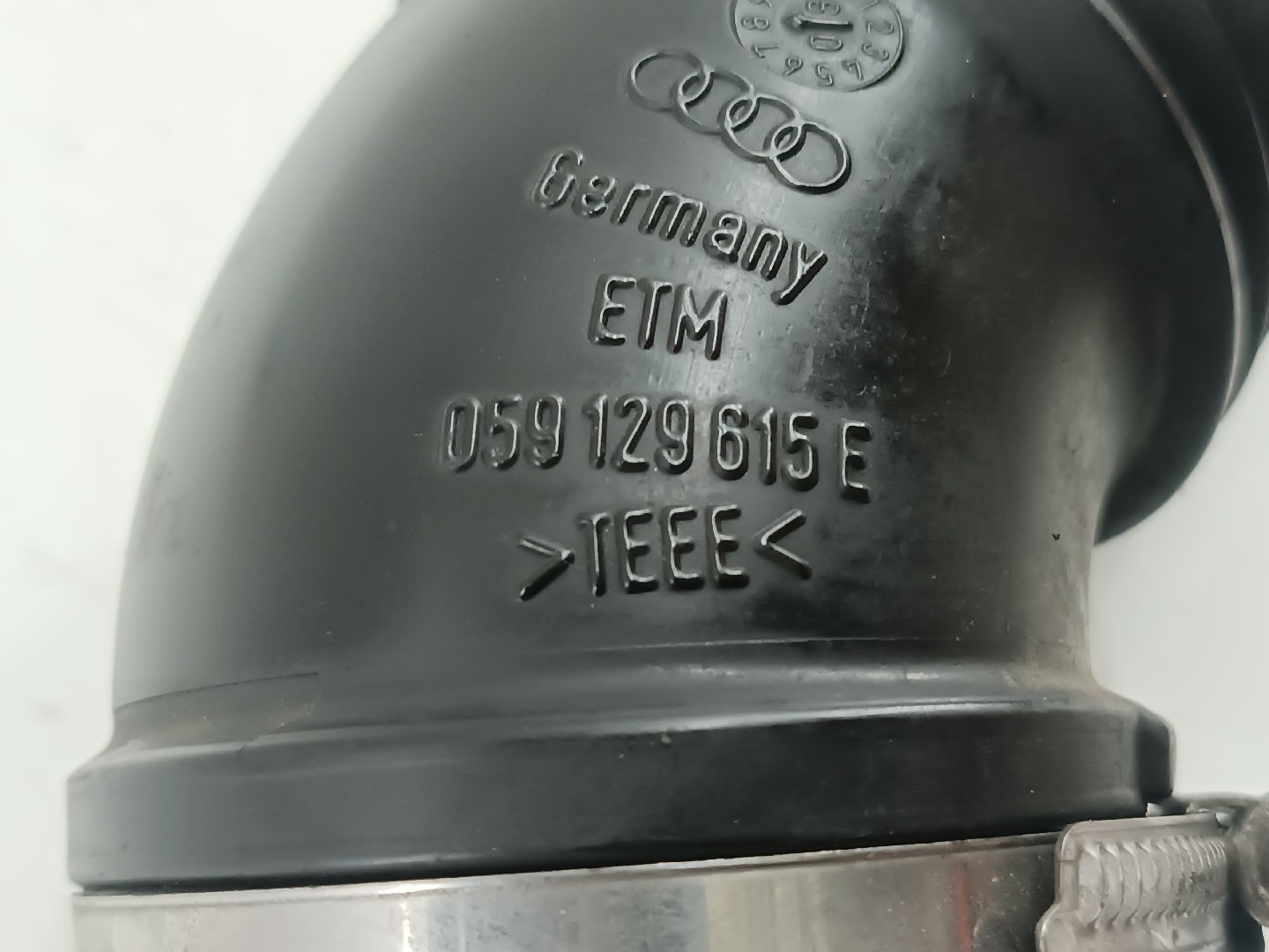 Tubo / Duto de admissão AUDI Q5 (8RB) | 08 - 17 Imagem-1