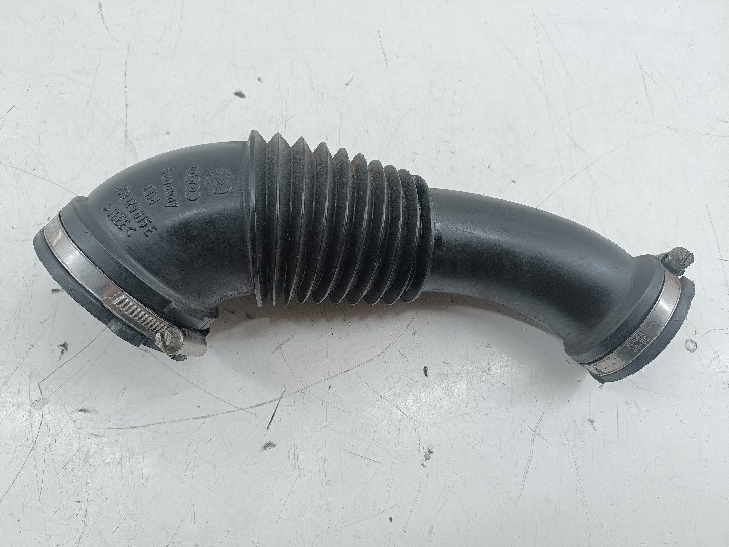 Tubo / Duto de admissão AUDI Q5 (8RB) | 08 - 17