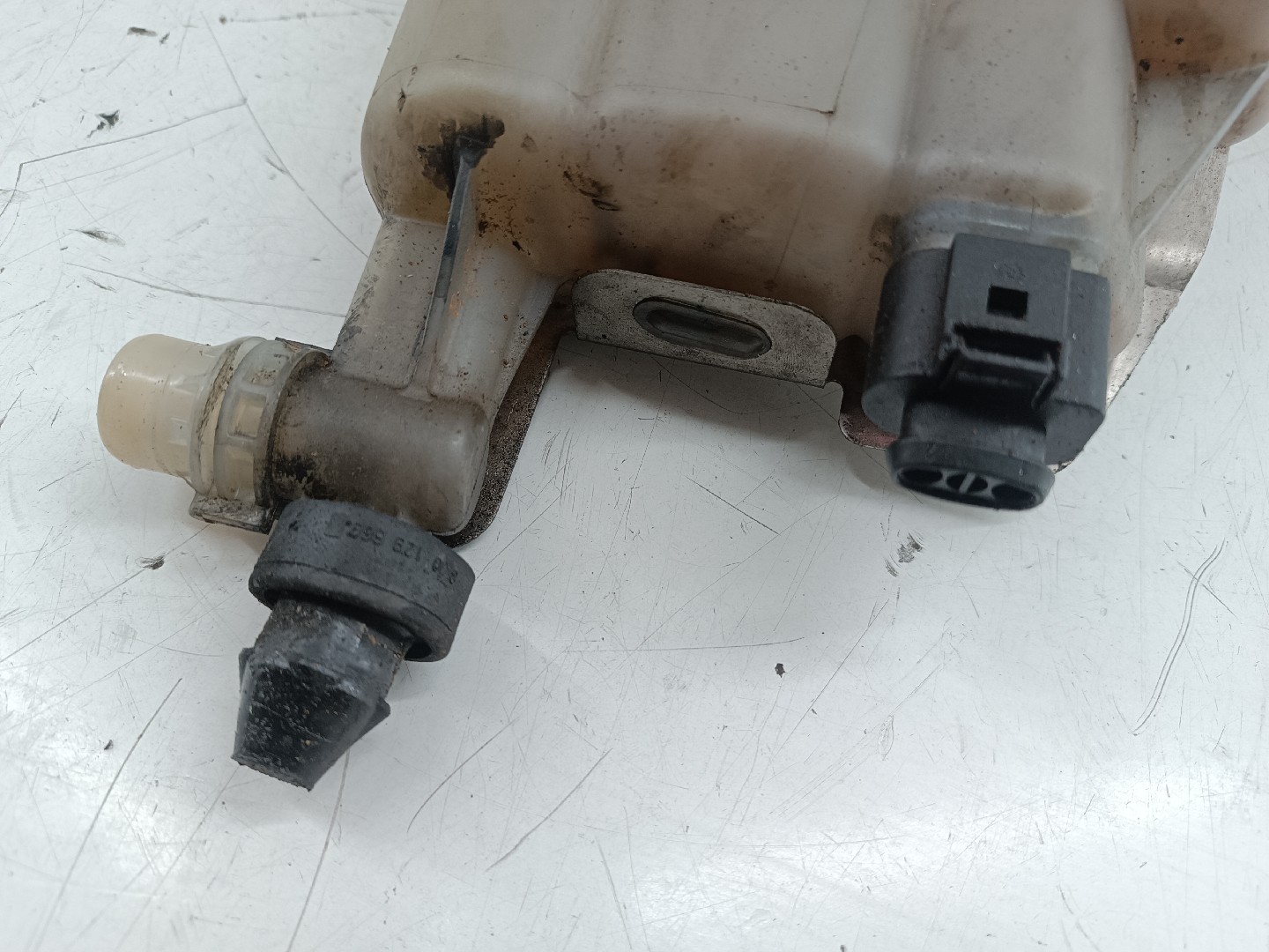 Vaso de expansão AUDI Q5 (8RB) | 08 - 17 Imagem-2