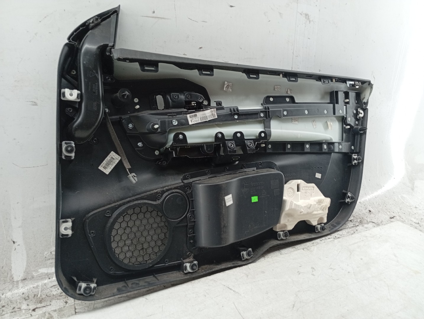 Quartela de porta frente esquerda VOLVO C30 (533) | 06 - 13 Imagem-1