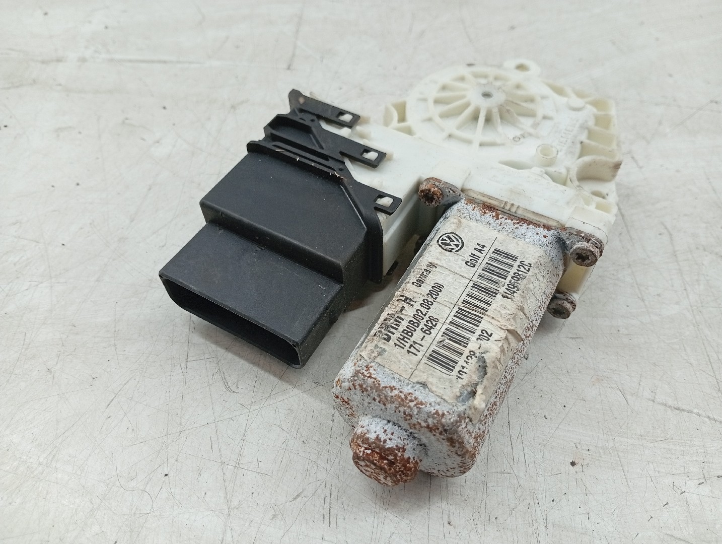 Motor de vidro traseiro direito VOLKSWAGEN BORA (1J2) | 98 - 13 Imagem-4
