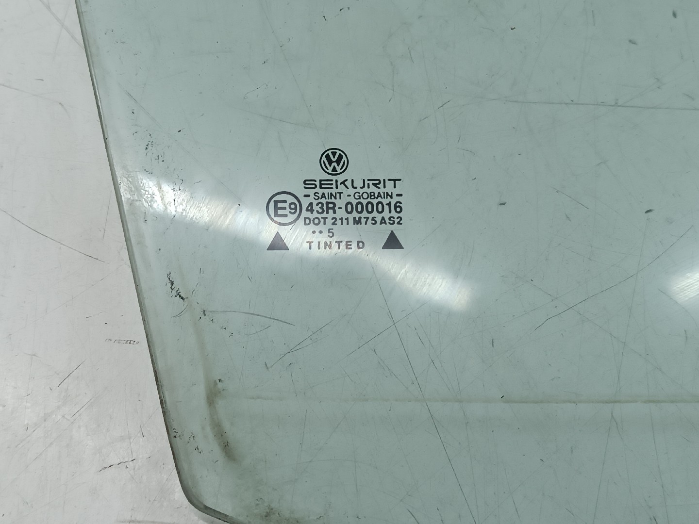 Vidro Porta Frente Direito VOLKSWAGEN POLO (6N1) | 94 - 99 Imagem-1