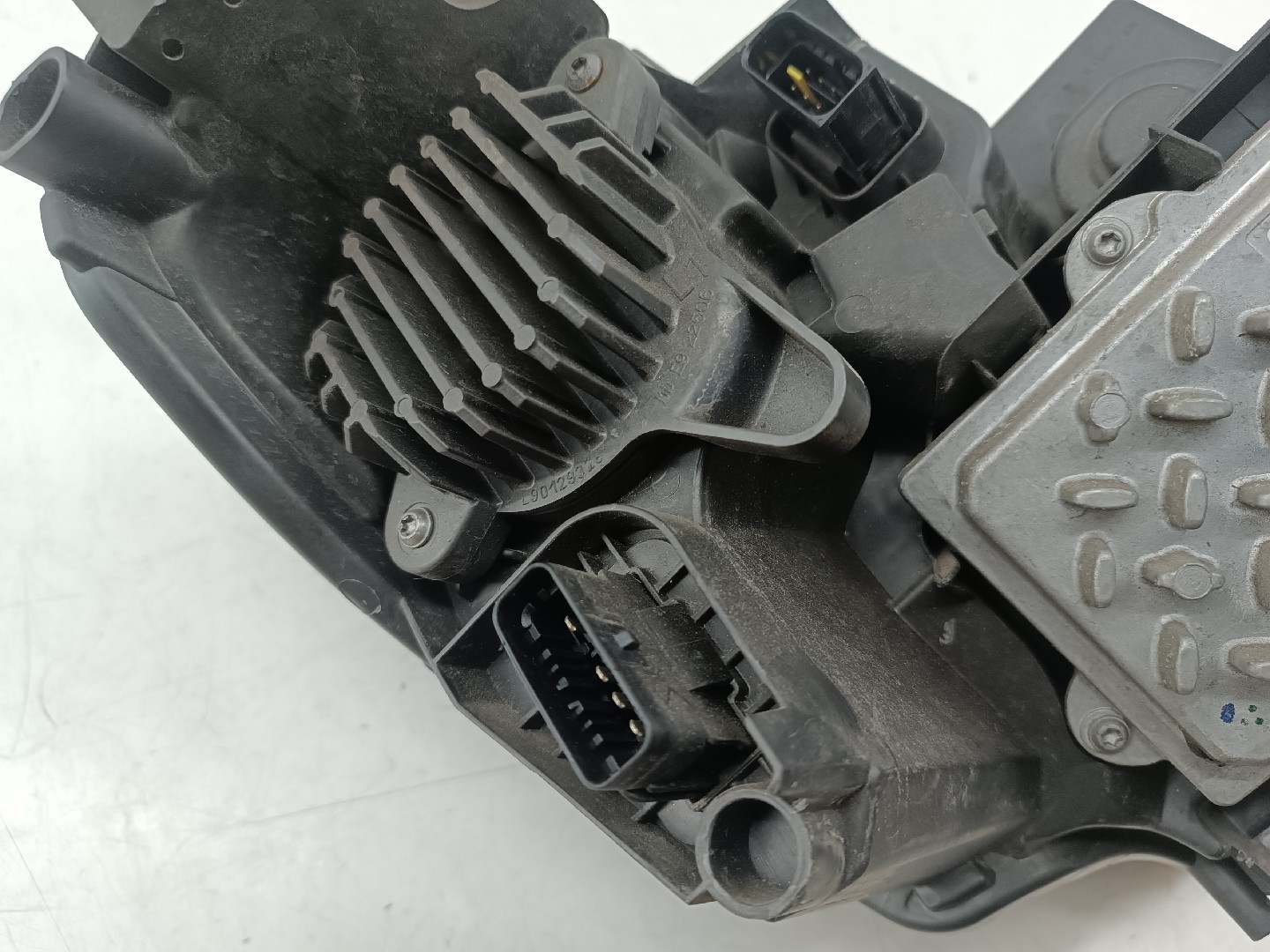 Ótica Esquerda PEUGEOT 2008 II (U_) | 19 -  Imagem-3