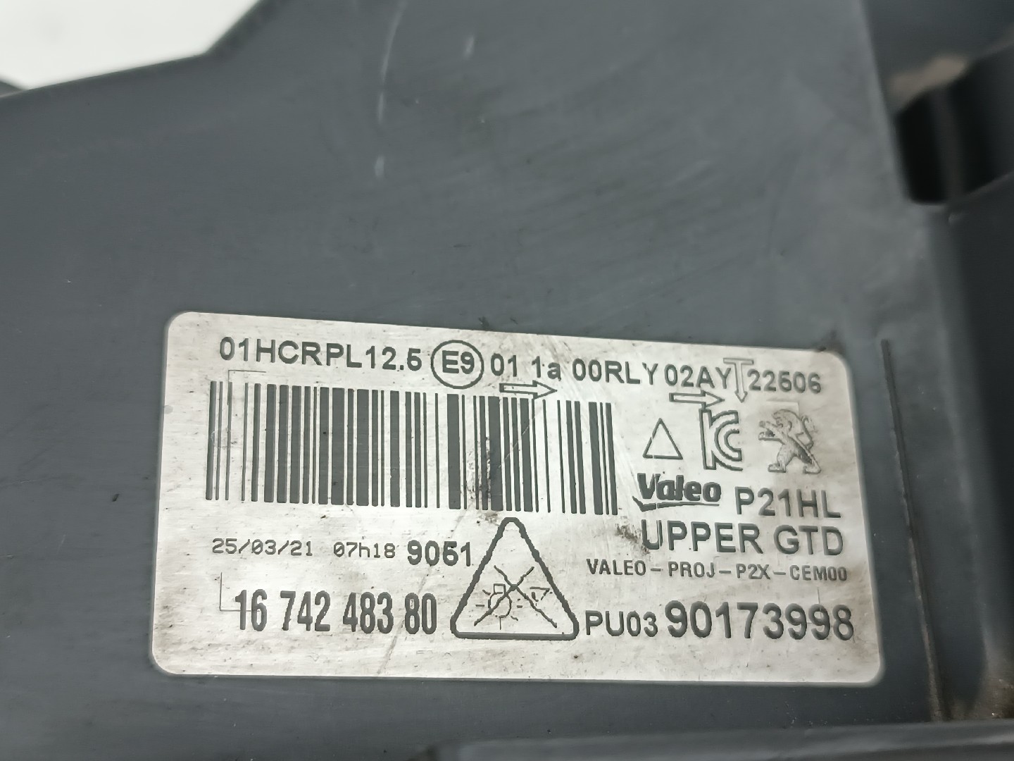 Ótica Esquerda PEUGEOT 2008 II (U_) | 19 -  Imagem-1