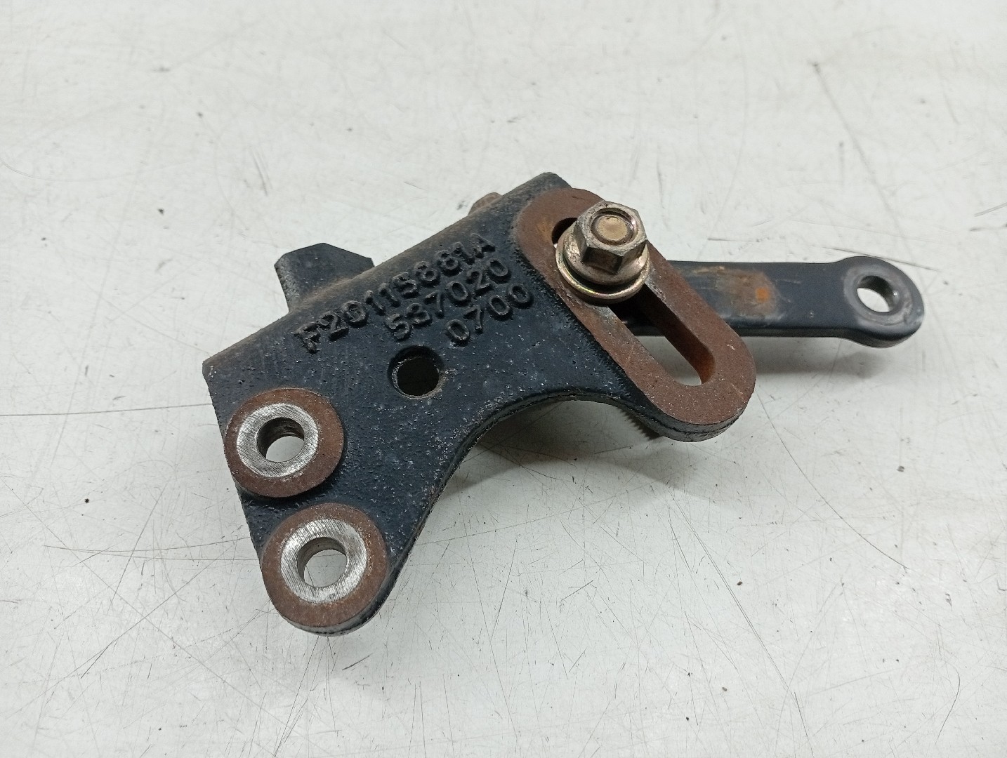 Suporte de Compressor de Ar Condicionado MAZDA 626 III Hatchback (GD) | 87 - 92 Imagem-4