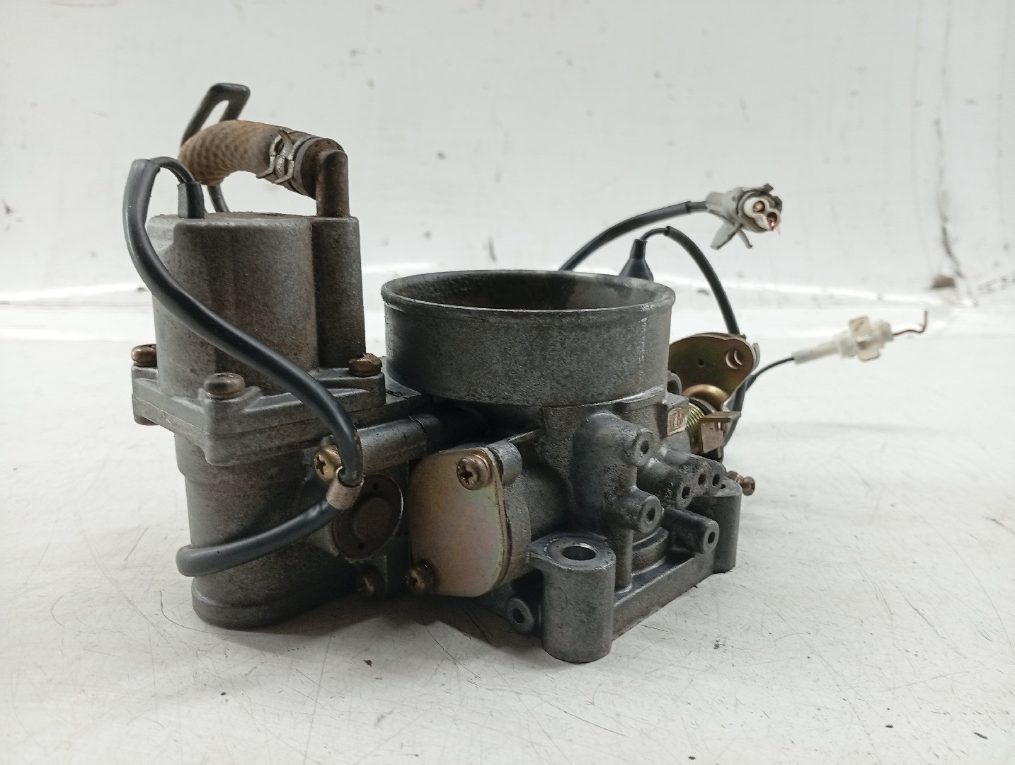 Borboleta de admissão MAZDA 626 III Hatchback (GD) | 87 - 92 Imagem-1