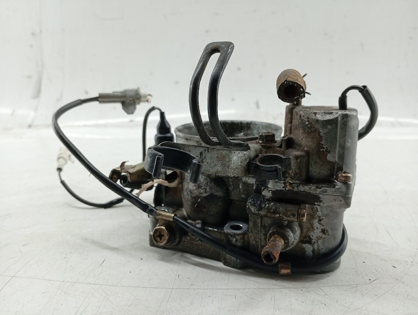 Borboleta de admissão MAZDA 626 III Hatchback (GD) | 87 - 92 Imagem-2