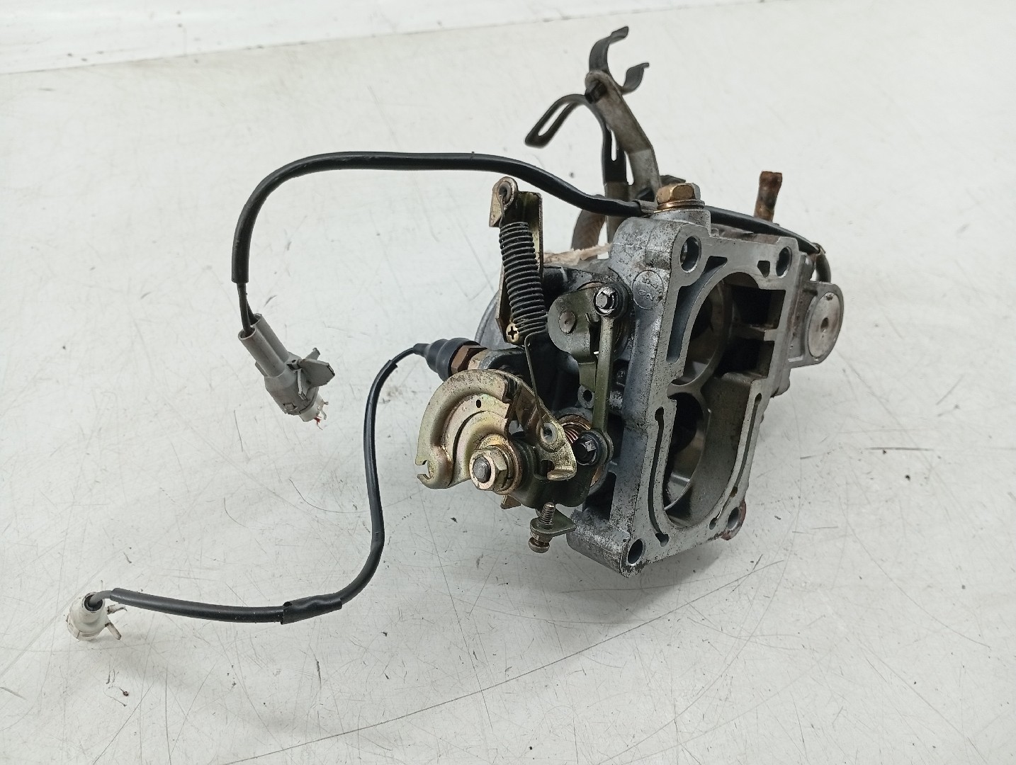 Borboleta de admissão MAZDA 626 III Hatchback (GD) | 87 - 92 Imagem-4