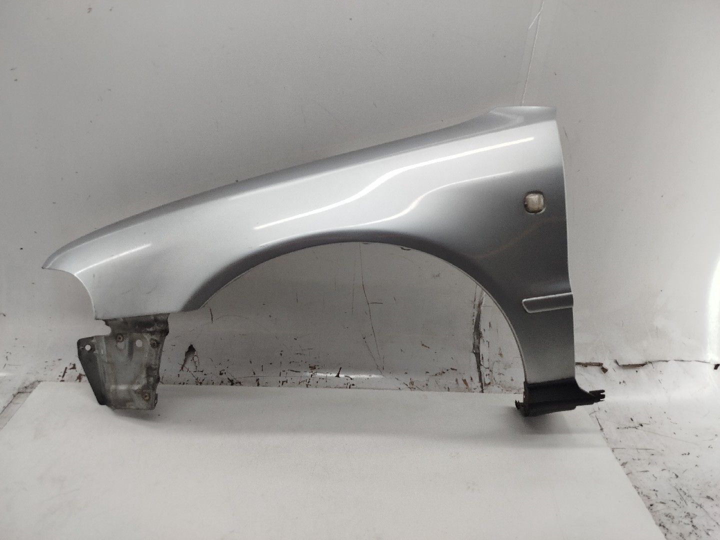 Guarda Lamas Esquerdo AUDI A4 Avant (8D5, B5) | 94 - 02